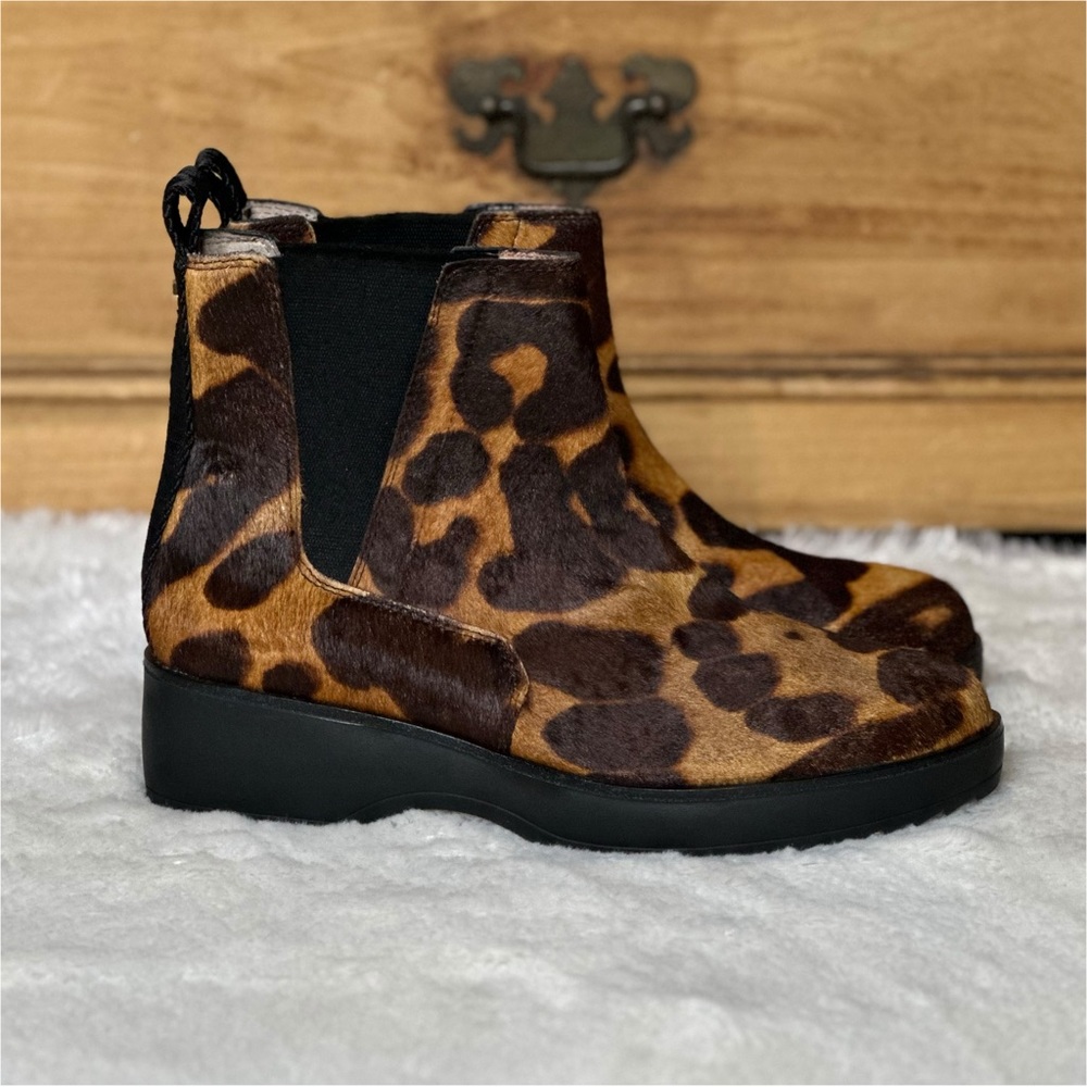 NWOB Louise et Cie Zareb Leopard Print Calf Hair Ankle Booties Women’s 7.5